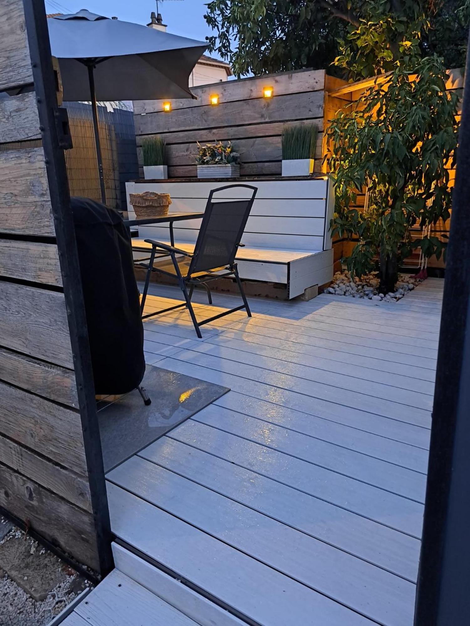 Séduisant studio avec cour privative La Crau Exterior foto
